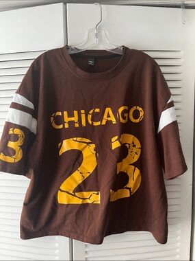 Manfinity Men’s XL CHICAGO 23  Crewneck Sweatshirt in Brown & Yellow